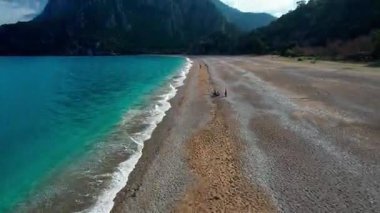 Türkiye 'de Cirali adlı doğal bir yer İHA ile vuruldu. Yüksek kalite 4k görüntü