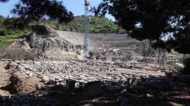 Türkiye 'nin Efes kentinin kalıntıları gündüz vakti çekildi. Yüksek kalite 4k görüntü