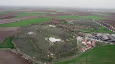 CatalHoyuk, gezegendeki en eski şehirdir. İnsansız hava aracından yakalanmıştır. Yüksek kalite 4k görüntü