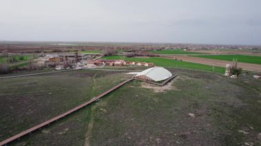 CatalHoyuk, gezegendeki en eski şehirdir. İnsansız hava aracından yakalanmıştır. Yüksek kalite 4k görüntü