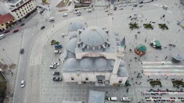 Türkiye 'nin en dindar kenti Konya bir İHA tarafından ele geçirildi. Yüksek kalite 4k görüntü