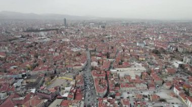 Türkiye 'nin en dindar kenti Konya bir İHA tarafından ele geçirildi. Yüksek kalite 4k görüntü