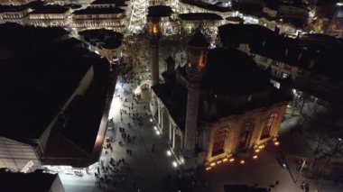 Kurban Bayramı 'nda Müslüman Koniya kenti İHA' dan gece ateş edilerek öldürüldü. Yüksek kalite 4k görüntü