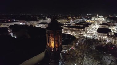 Kurban Bayramı 'nda Müslüman Koniya kenti İHA' dan gece ateş edilerek öldürüldü. Yüksek kalite 4k görüntü