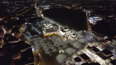 Kurban Bayramı 'nda Müslüman Koniya kenti İHA' dan gece ateş edilerek öldürüldü. Yüksek kalite 4k görüntü