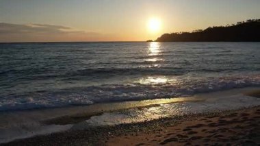 Oludeniz hindisi günbatımı drone çekimlerinde. Yüksek kalite 4k görüntü