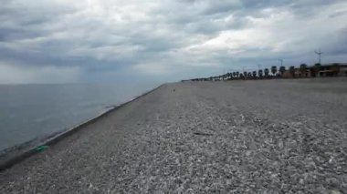 Gonio Georgia 'daki karavanlar için iyi bir park yeri, İHA saldırısı. Yüksek kalite 4k görüntü