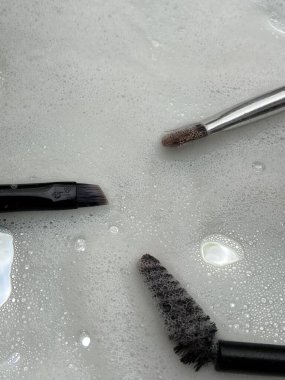 Profesyonel makyaj fırçaları ve aksesuarları