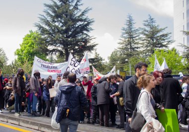Mayıs 01.2025 - Tandogan Meydanı Ankara, Türkiye. 1 Mayıs İşçi Bayramı kutlamaları ve yürüyüşleri işçiler, sendikalar ve öğrenciler tarafından düzenlendi. 1 Mayis Isci Bayrami Kutlu olsun.