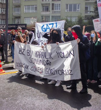 Mayıs 01.2025 - Tandogan Meydanı Ankara, Türkiye. 1 Mayıs İşçi Bayramı kutlamaları ve yürüyüşleri işçiler, sendikalar ve öğrenciler tarafından düzenlendi. 1 Mayis Isci Bayrami Kutlu olsun.