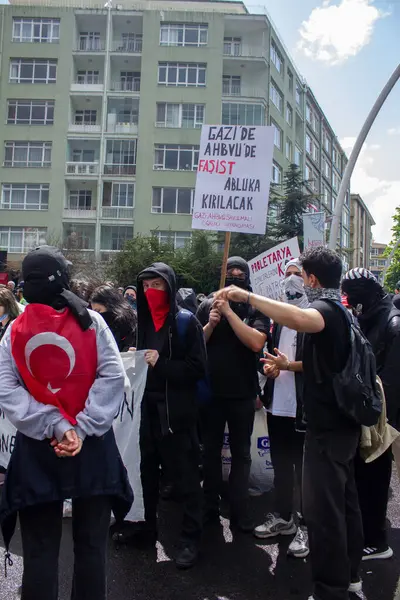 Mayıs 01.2025 - Tandogan Meydanı Ankara, Türkiye. 1 Mayıs İşçi Bayramı kutlamaları ve yürüyüşleri işçiler, sendikalar ve öğrenciler tarafından düzenlendi. 1 Mayis Isci Bayrami Kutlu olsun.