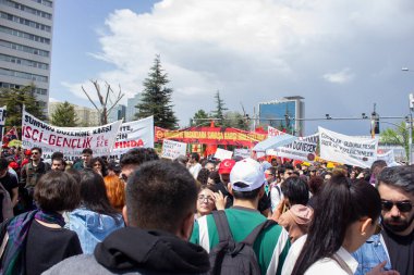 Mayıs 01.2025 - Tandogan Meydanı Ankara, Türkiye. 1 Mayıs İşçi Bayramı kutlamaları ve yürüyüşleri işçiler, sendikalar ve öğrenciler tarafından düzenlendi. 1 Mayis Isci Bayrami Kutlu olsun.