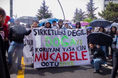 Mayıs 01.2025 - Tandogan Meydanı Ankara, Türkiye. 1 Mayıs İşçi Bayramı kutlamaları ve yürüyüşleri işçiler, sendikalar ve öğrenciler tarafından düzenlendi. 1 Mayis Isci Bayrami Kutlu olsun.