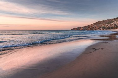 Plajda gün batımı - Stokes Körfezi, Kanguru Adası, Güney Avustralya