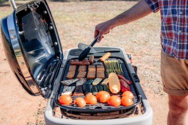 Tofu ve sebzeli ızgara.