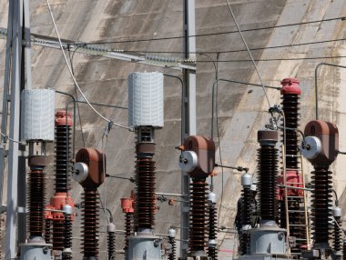 HİDROELEKTRİK BİR SÜRÜNCÜ VE Mavili Zemin Dağları