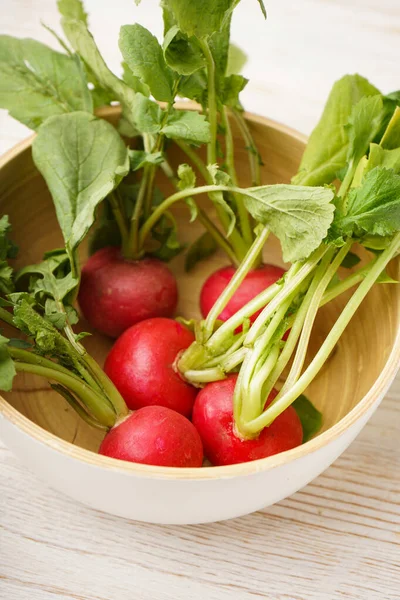 Ripe Red Radish Bowl Wooden Background Close Vertically Fresh Red — 스톡 사진