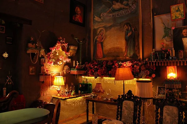 Eski şehirde bir restoranın içinde.
