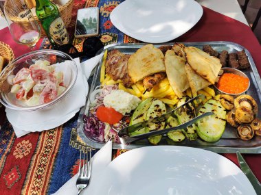 Türkçe ve Arapça geleneksel ramazan