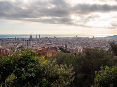 Guell, Katalonya 'dan Barselona şehrinin panoramik görüntüsü