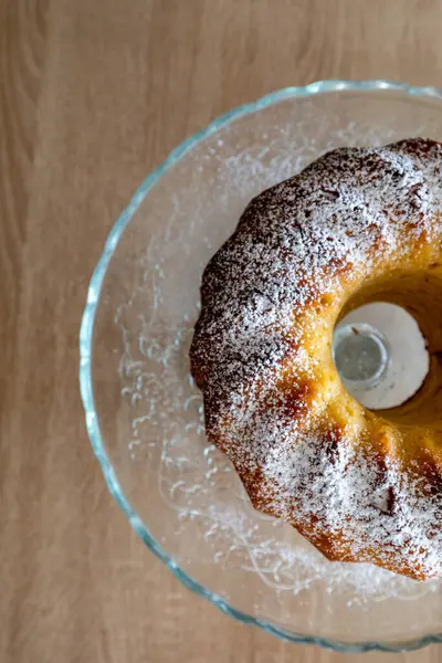 Şekerli ev yapımı limonlu pasta.