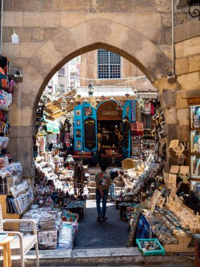 Kudüs, İsrail - 22 Aralık 2018: Kudüs, İsrail 'deki pazar meydanındaki insanlar