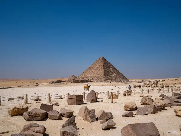 giza piramitleri ve Mısır piramitleri