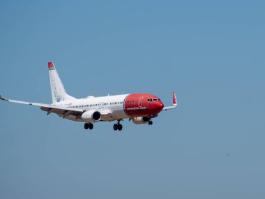 Hava kuvvetleri uçağı kalkıyor.