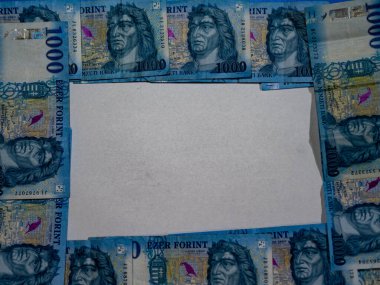 Bir sürü 5-0-0 bin baso banknotunu kapatıyoruz.