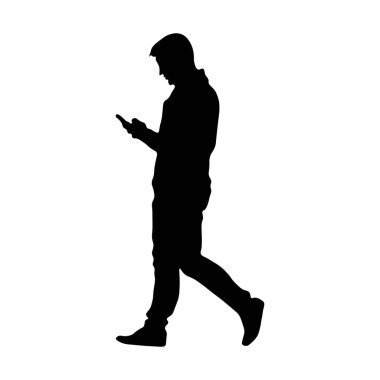 Elinde telefon olan hareketli bir adamın silueti. Beyaz arka planda elinde bir aletle siyah bir adam silueti.