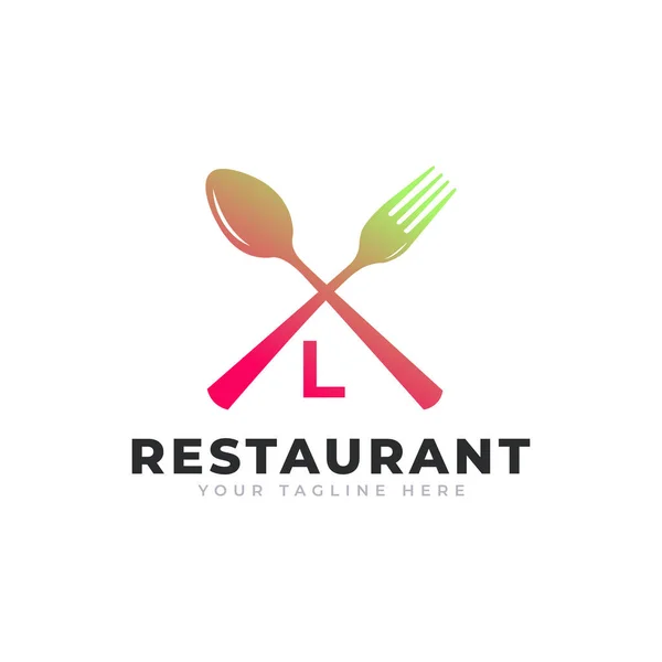 Logo Del Restaurante Letra Inicial Con Tenedor Cuchara Para Restaurante — Vector de stock