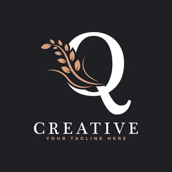 首字母Q连字母表金桂冠花环标志 优雅的餐厅 咖啡店 奢侈身份设计 — 图库矢量图片
