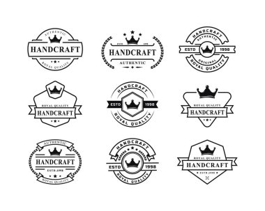 Kraliyet Kaliteli El Sanatları Rozetleri Logo Tasarımı Şablonu için Klasik Retro Seti
