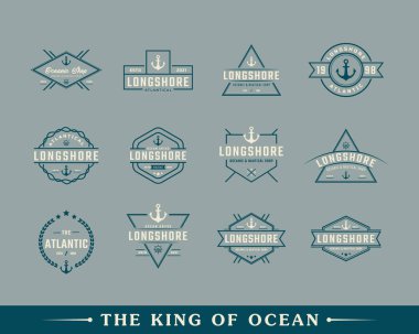 Retro Style Vector Illustration 'daki Denizciler için Gemi Çapa Sembollü Vintage Amblem Rozet Denizcilik ve Okyanus Logosu