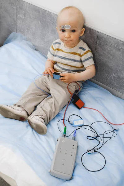 Child Having Hearing Exam Otolaryngologist Examining Little Patient Hearing Test — Stock Photo, Image