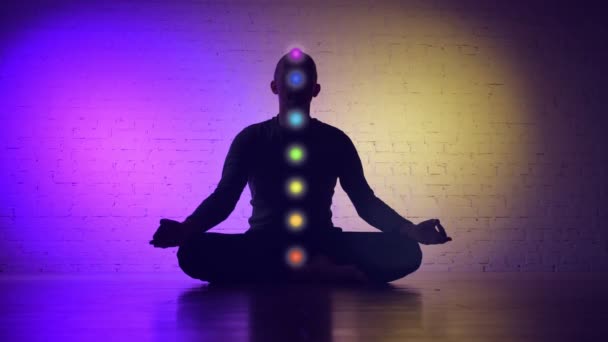 Meditazione Sfondo Colorato Uomo Con Chakra Loto Posa Silhouette Con — Video Stock