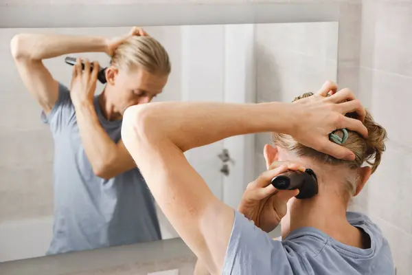Man Shaving Whiskers Hair Himself Self Haircut Home Front Mirror — Stock Photo, Image