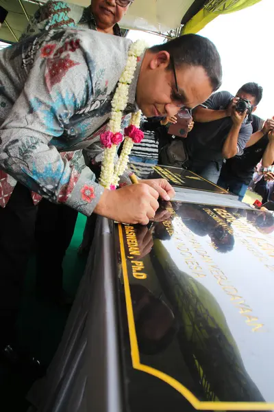Indramayu Indonesië Okt 2015 Anies Baswedan Bezocht School Toen Hij — Stockfoto