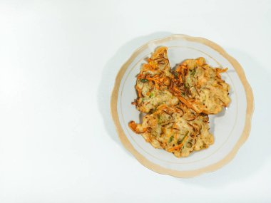 Bakwan Sayur, Bala-bala veya Ote-ote Endonezya 'dan gelen sebzeli böreklerdir. Endonezya 'da iftar için favori takjil. Un, lahana, havuç ve fasulye filizinden yapılmış Endonezya yemeği..
