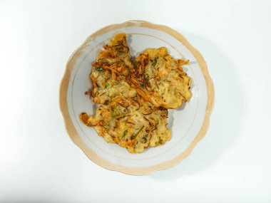 Bakwan Sayur, Bala-bala veya Ote-ote Endonezya 'dan gelen sebzeli böreklerdir. Endonezya 'da iftar için favori takjil. Un, lahana, havuç ve fasulye filizinden yapılmış Endonezya yemeği..