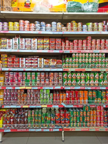 Rafta sardalya görüntüsü