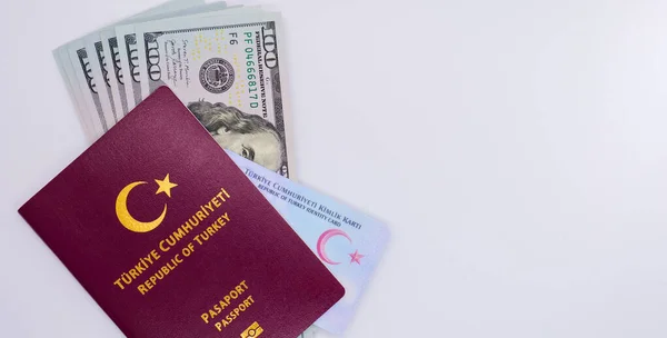 Pasaport ve kimlik kartı cumhuriyetinde beyaz dolarla birlikte