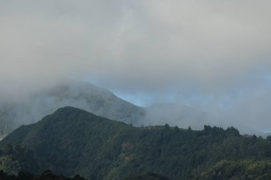 Sisteki dağların manzarası