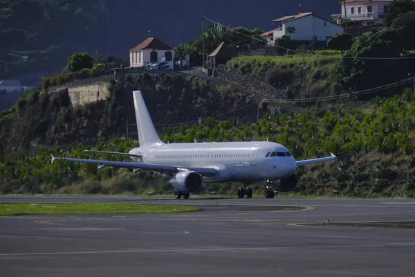 Portekiz, Madeira dağlarında uçak