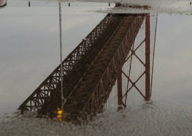 Su kulesi ve köprü