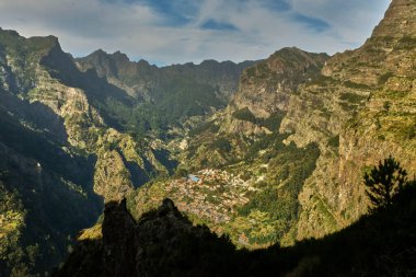Büyük Kanarya - Ağustos 210. Kuzey 'deki Büyük Kanarya Adası' nın dağlarının manzarası.