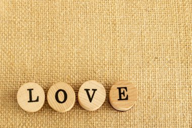 Kahverengi bir fonda 