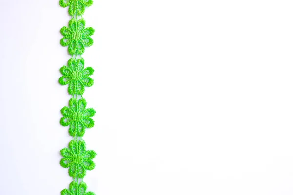 Strip Green Yarn Flowers White Background — Stock Photo, Image