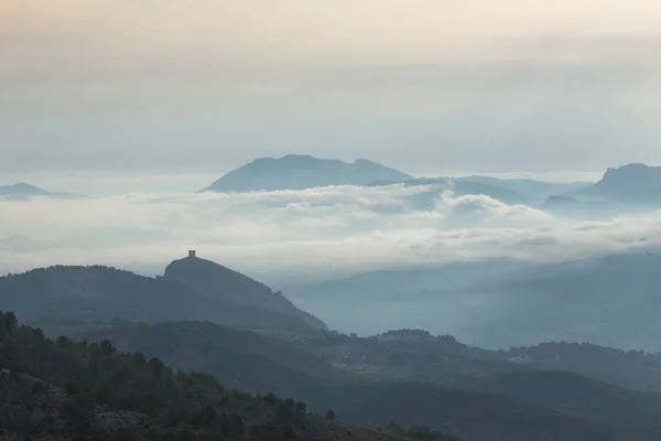 Nebelmeer Tal Und Die Burg Von Cocentaina Mit Serrella Hintergrund — Stockfoto