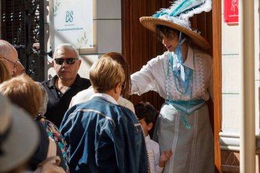 Novelda, İspanya, 10-21-2023 Modern Roman Müzesi 'ne giriş.